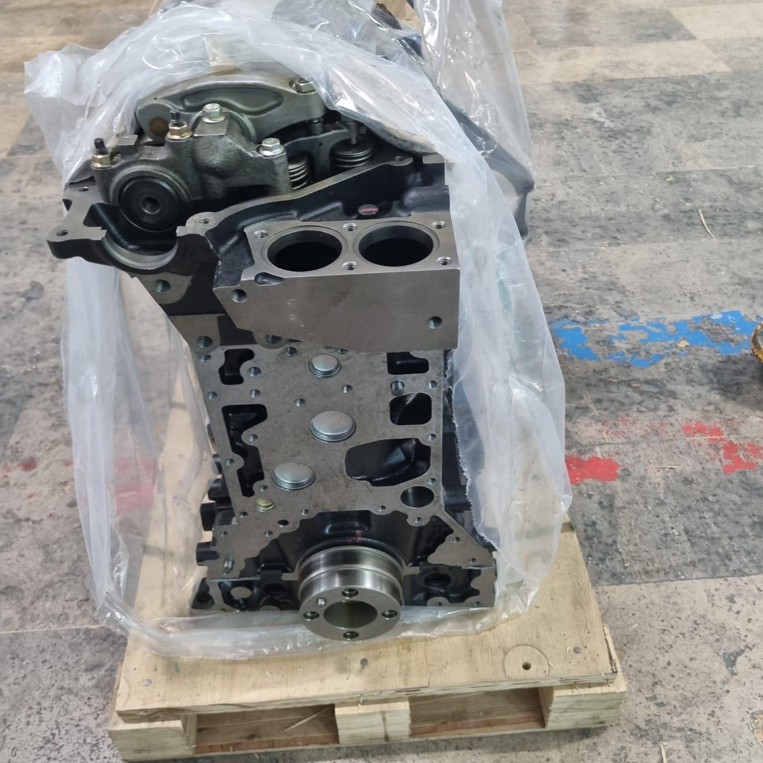 TCM FD100-4H Forklift  4HK1 ISUZU Motor Yedek Parçaları İş Makinası Yedek Parça