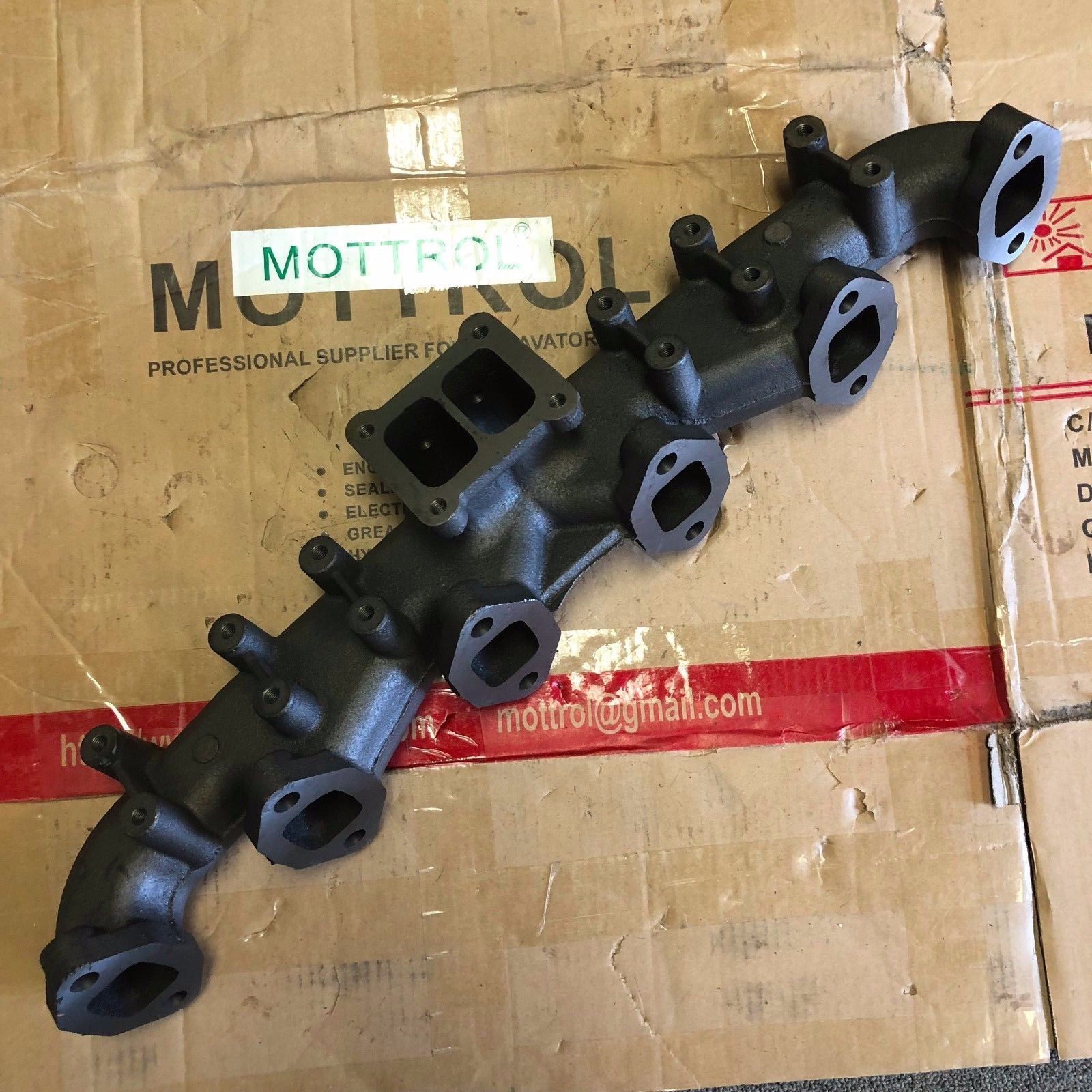 6221-11-5812 Eksoz Manifold Contası S6D108 KOMATSU Motor İş Makinası Yedek Parça